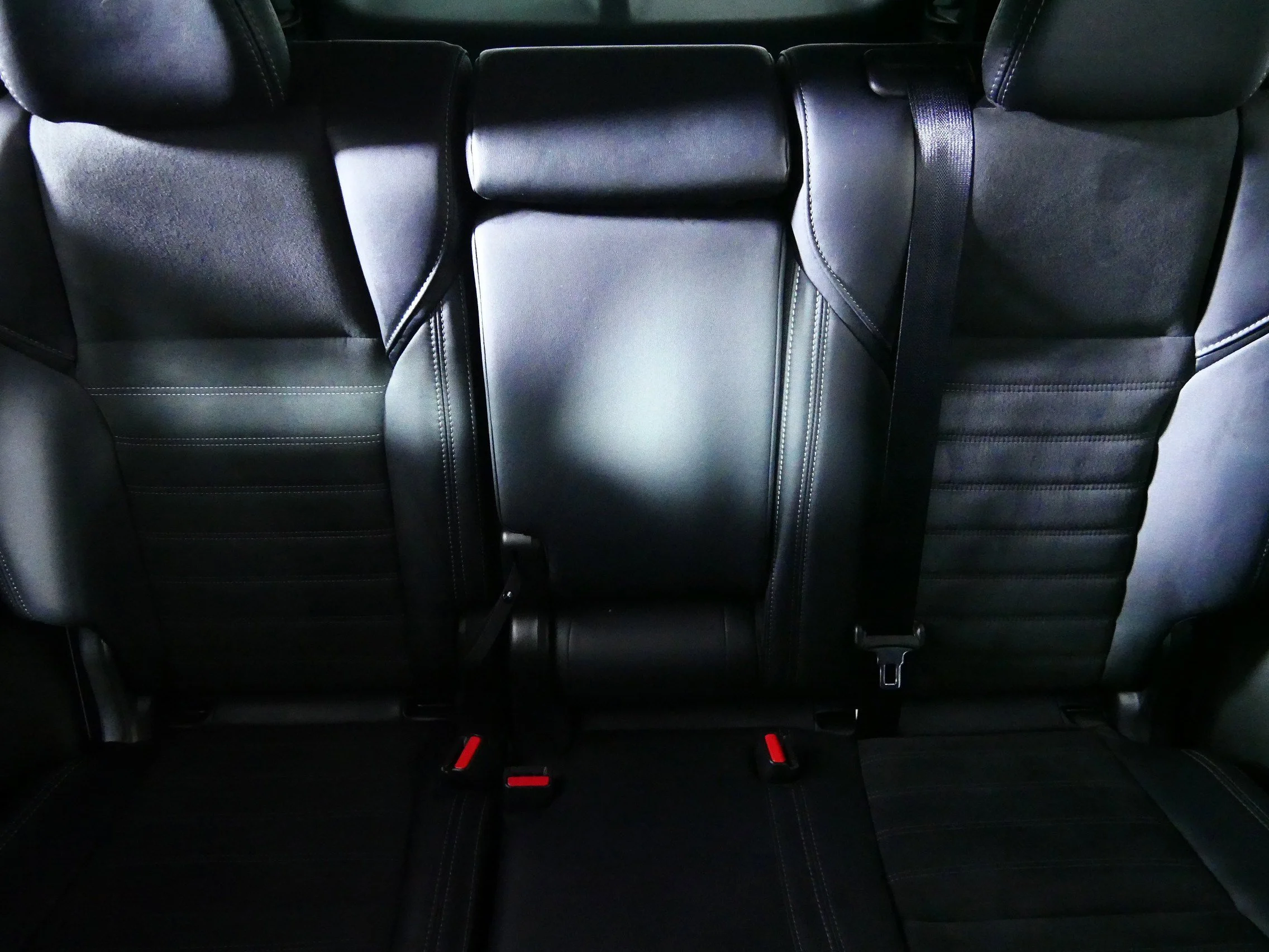 Used 2025 Labrador Black Pearl Mitsubishi SE image 13