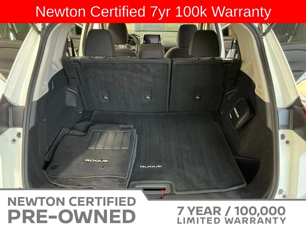 Certified Used 2025 Glacier White Nissan S image 18