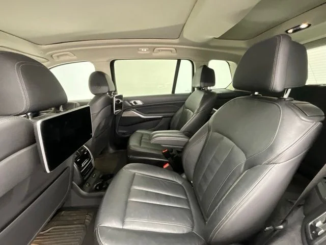 Used 2019 Black BMW xDrive40i image 7