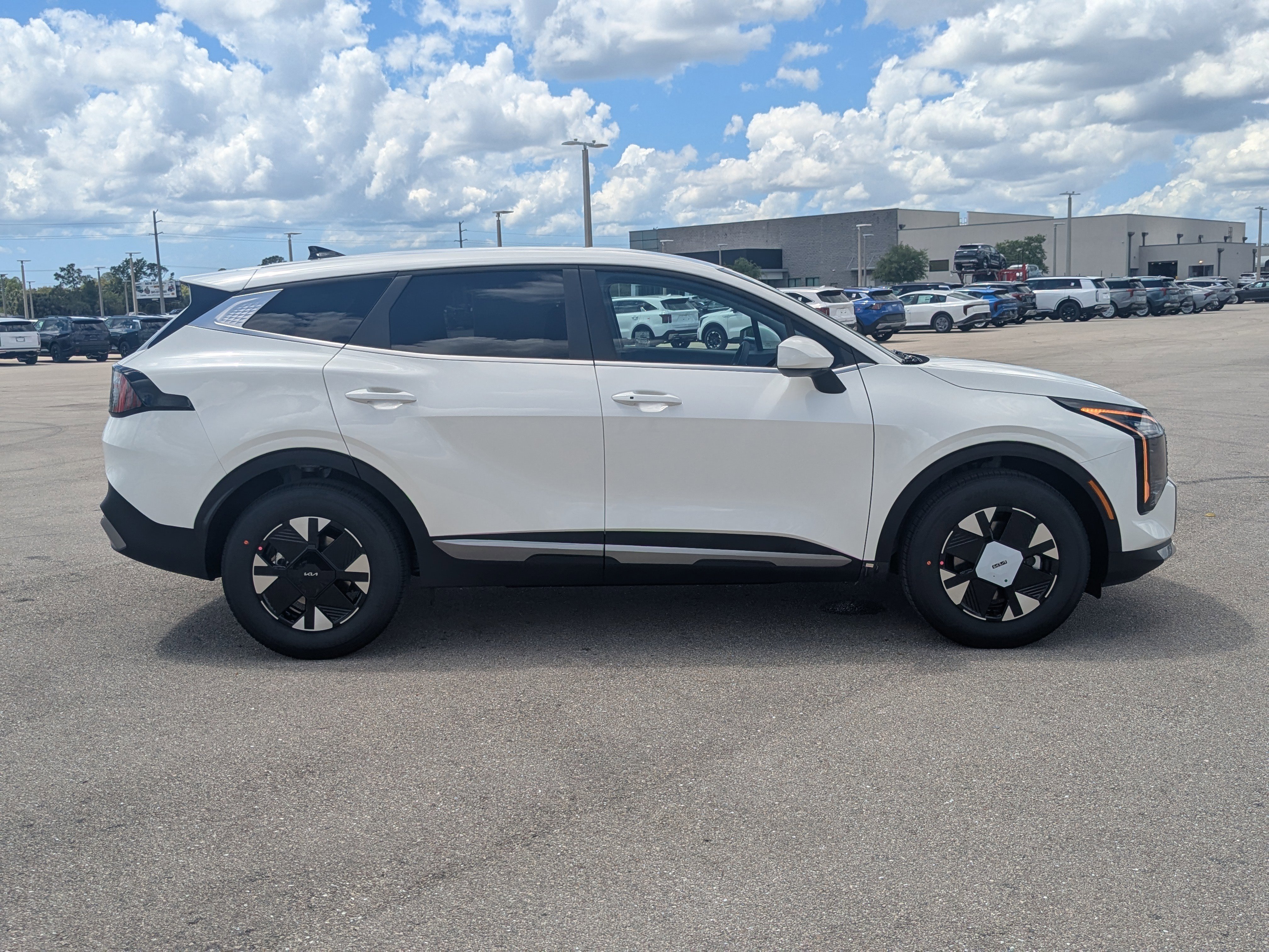 New 2026 Snow White Pearl Kia LX image 4