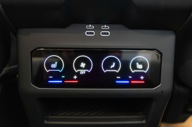 New 2026 Carbon Black Metallic BMW Base image 37