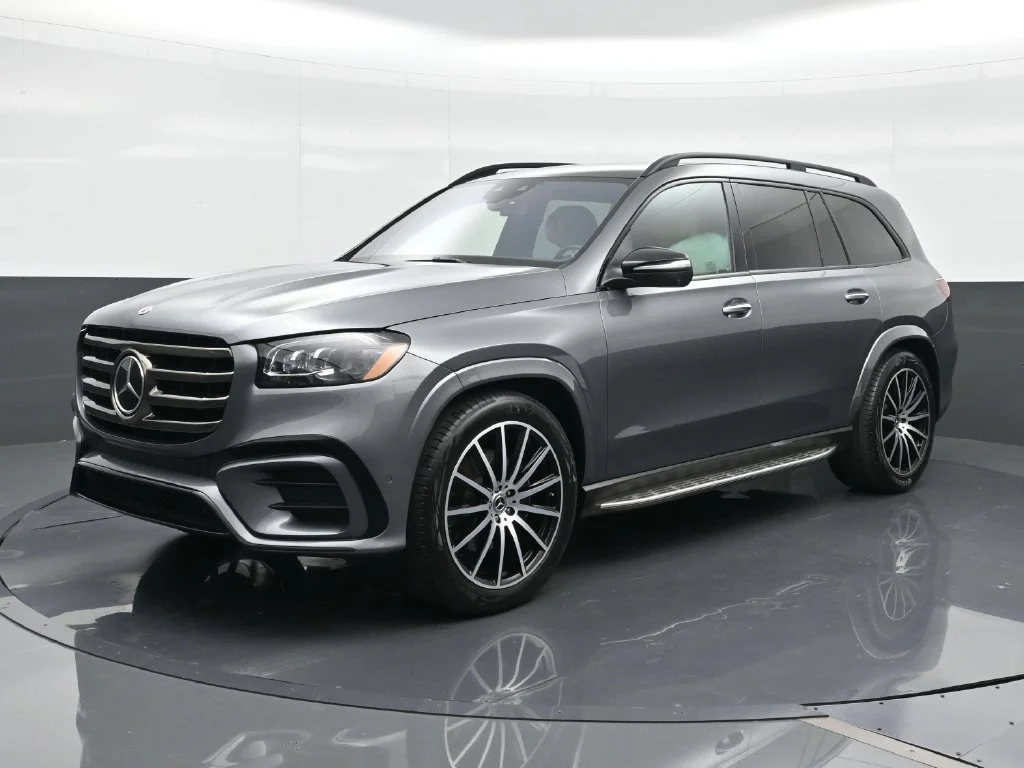 Used 2025  Mercedes-Benz GLS 450 image 1