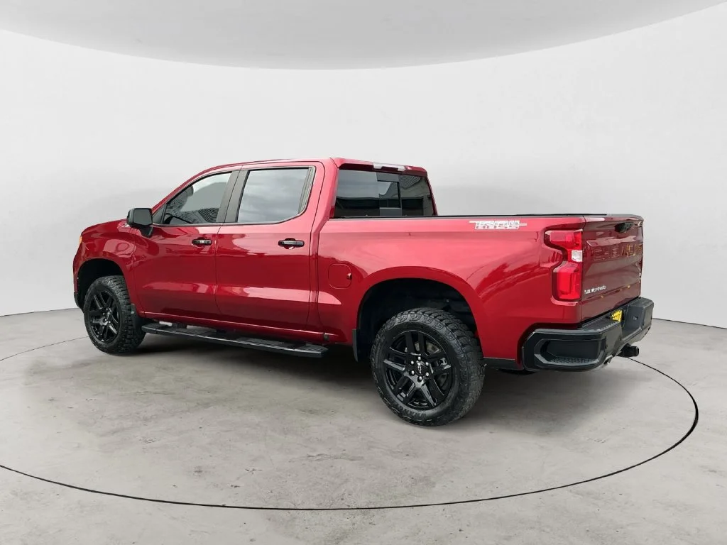 Used 2022 CHERRY RED TINTCOAT Chevrolet LT Trail Boss image 11