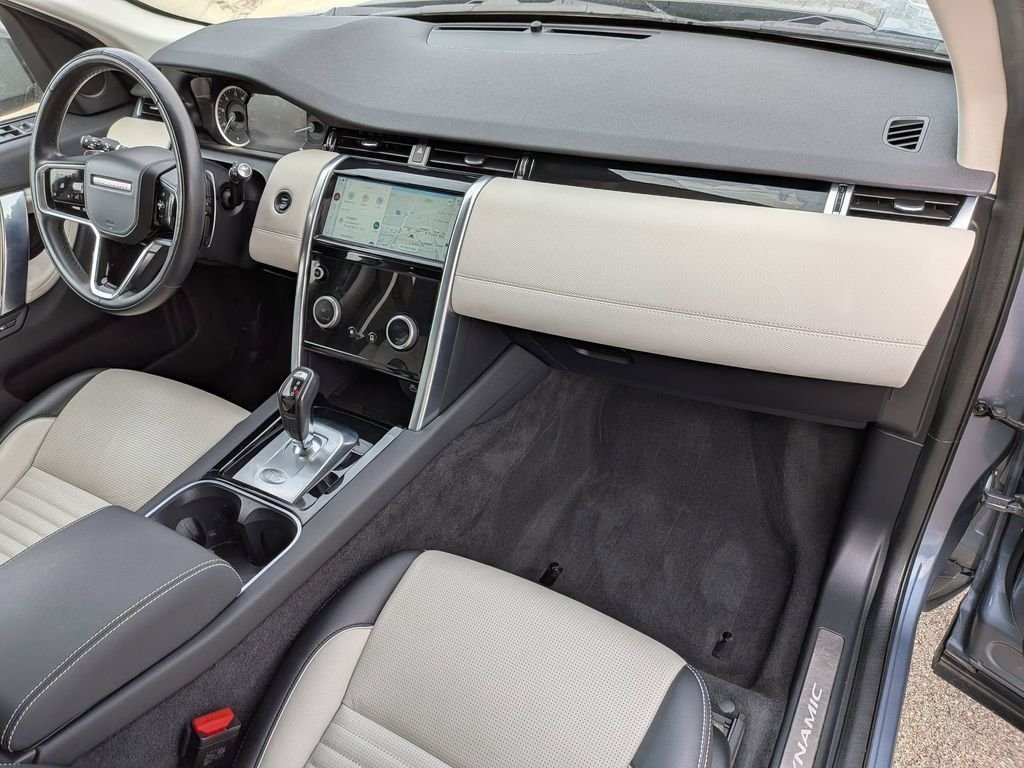 Used 2023  Land Rover SE R-Dynamic image 32