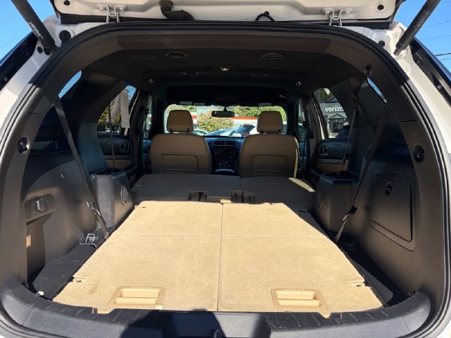 Used 2016 White Platinum Clearcoat Metallic Ford XLT image 34