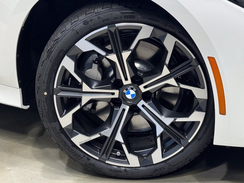 2026 BMW 3 Series 330i - Photo 7