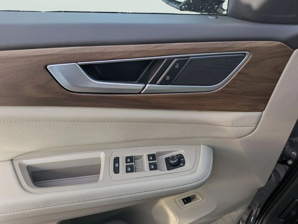 New 2026 Gray Volkswagen 2.0T SE w/Technology image 13