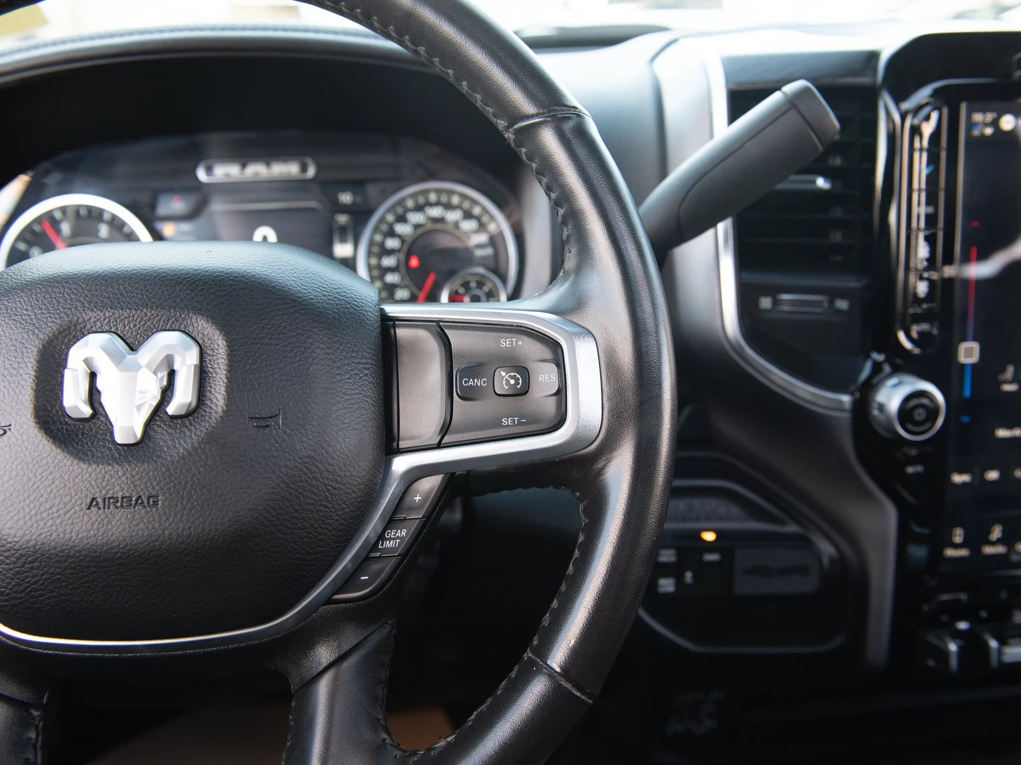 Certified Used 2024 White RAM Laramie * Cummins | Night Edition 6Passenger | Towing Tech | 5th Wheel | Heated Seats image 22