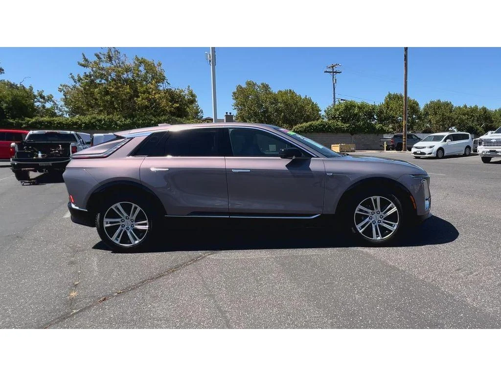 2024 Cadillac LYRIQ Tech - Photo 13