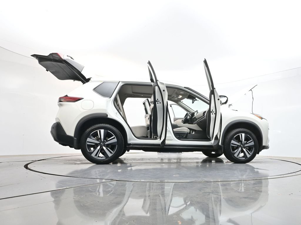Used 2023 Pearl White Nissan SL image 40