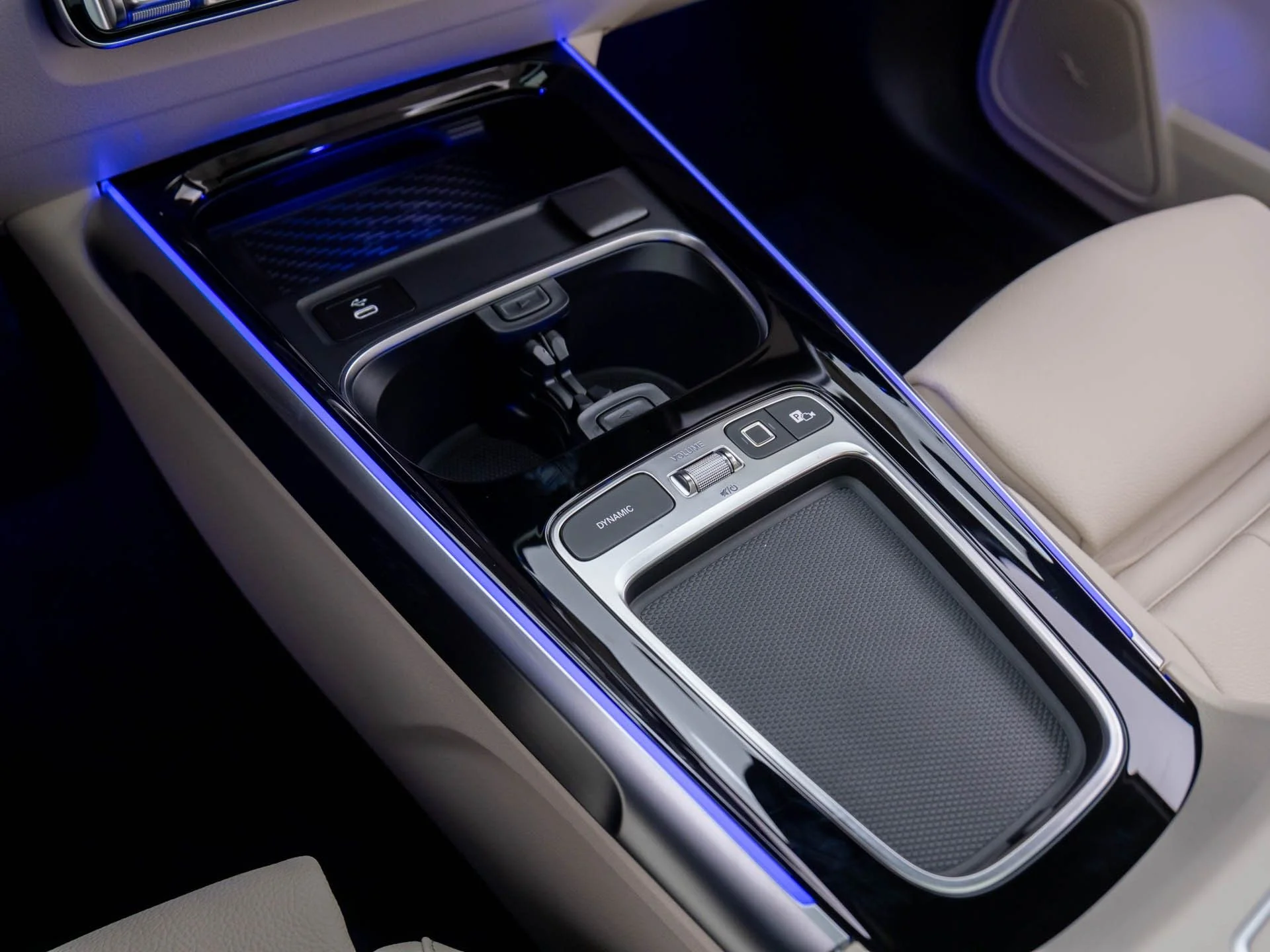 New 2026 White Mercedes-Benz GLB 250 image 12