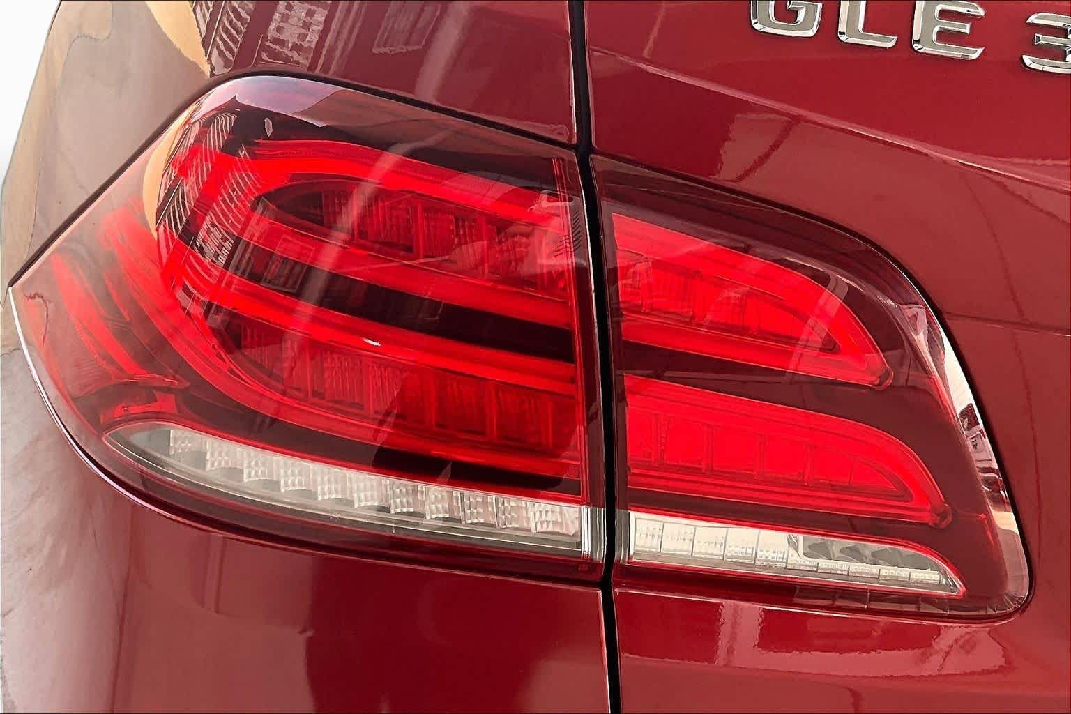 Used 2016 designo Cardinal Red Metallic Mercedes-Benz GLE 350 image 25