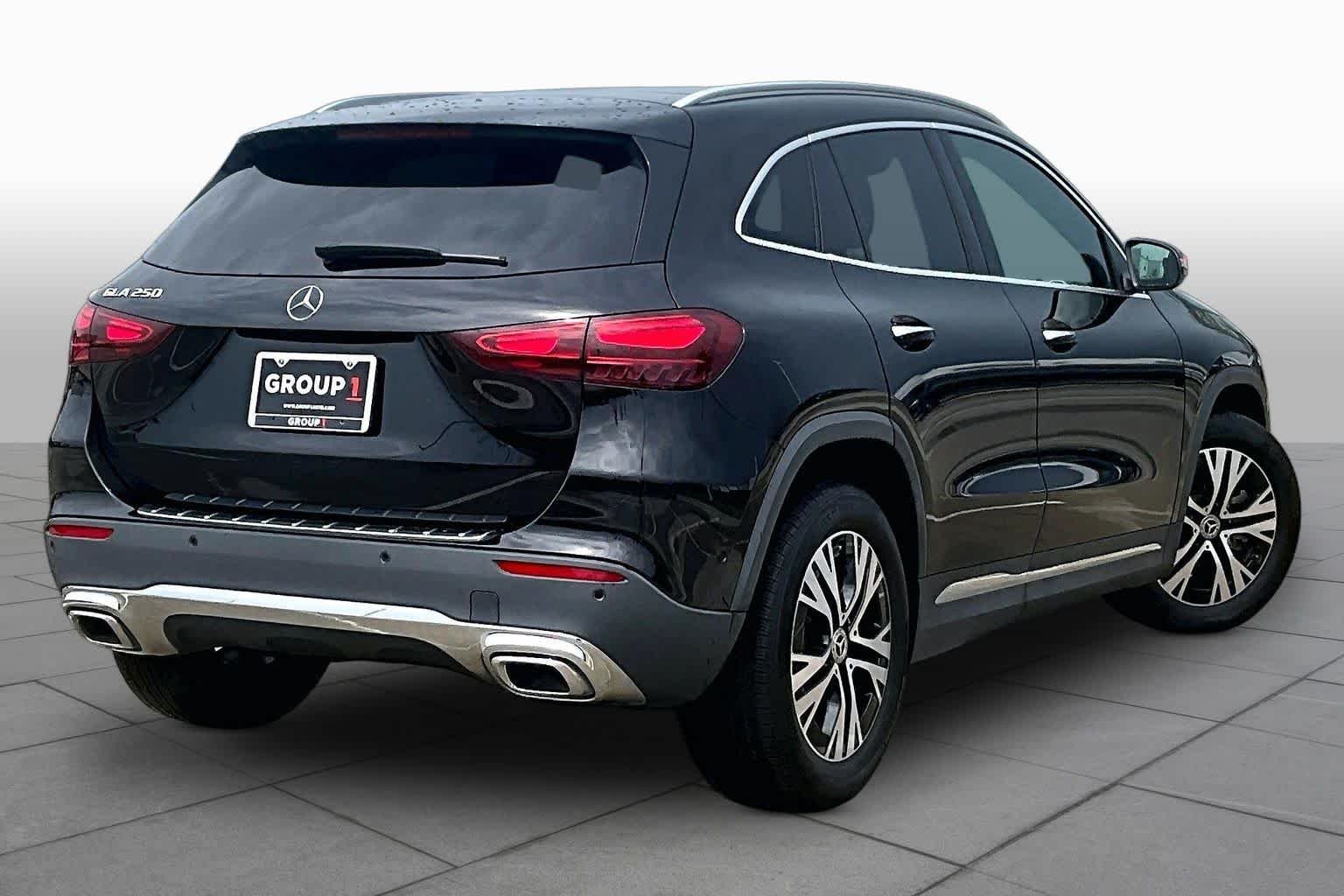 Used 2025 Night Black Mercedes-Benz GLA 250 image 12