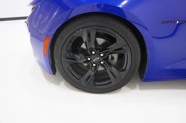 Used 2021  Chevrolet 1LS image 11