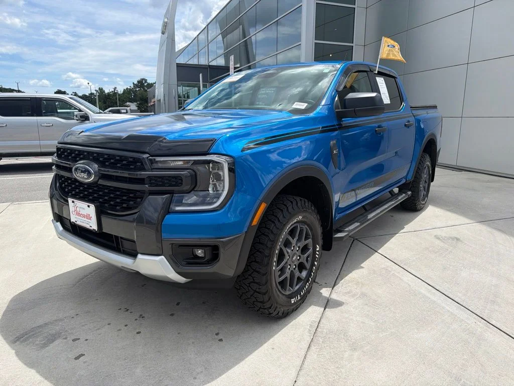Certified Used 2025 Velocity Blue Metallic Ford XLT image 3