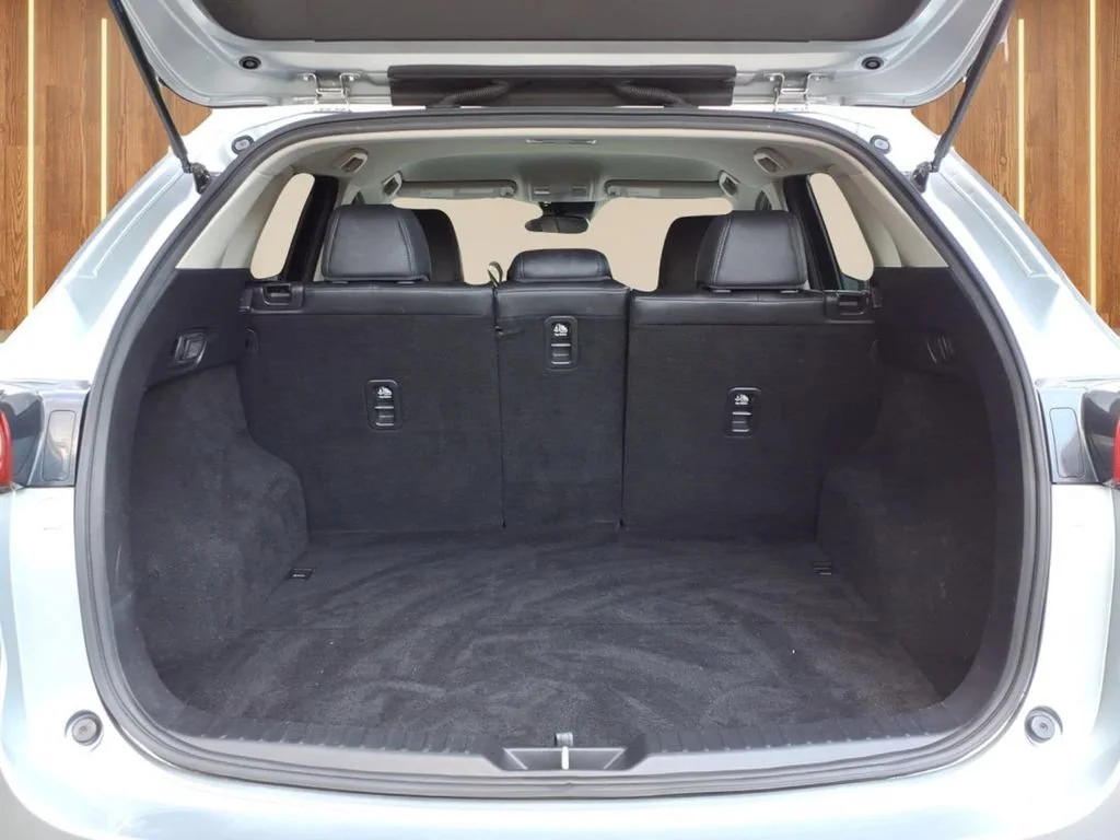 Used 2018 Silver Mazda Touring image 32