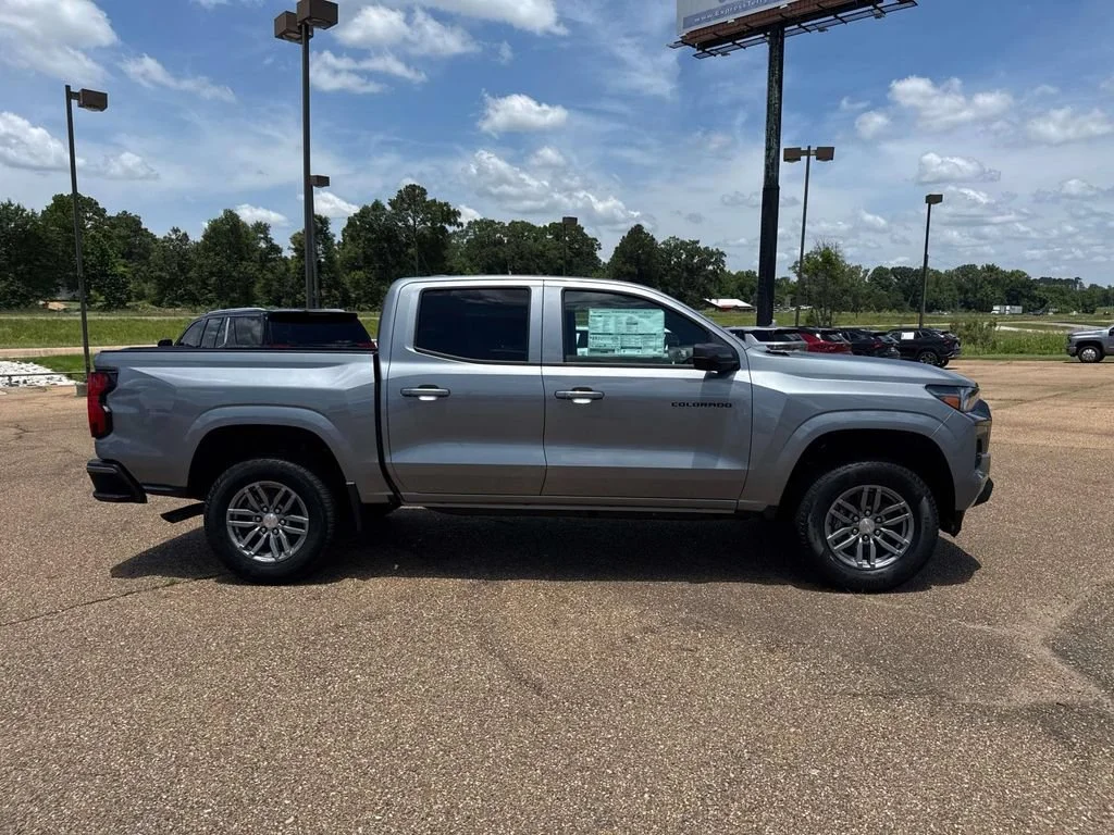 2026 Chevrolet Colorado LT - Photo 16