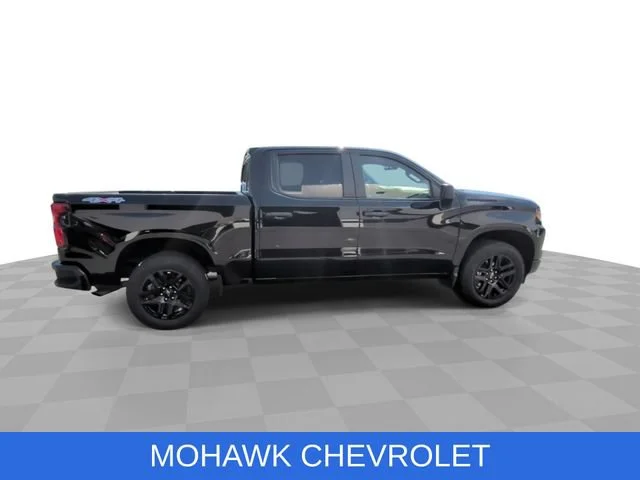 Used 2022 BLACK Chevrolet Custom image 9
