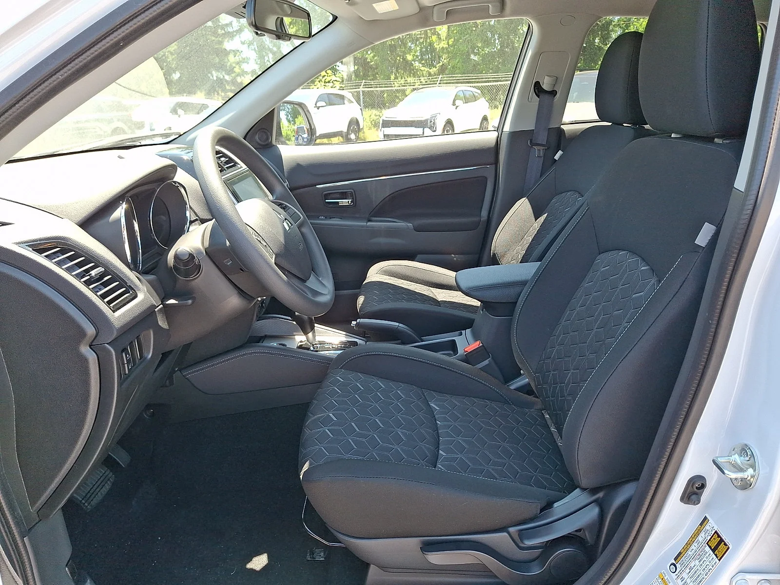 New 2026 White Mitsubishi 2.0 ES image 14