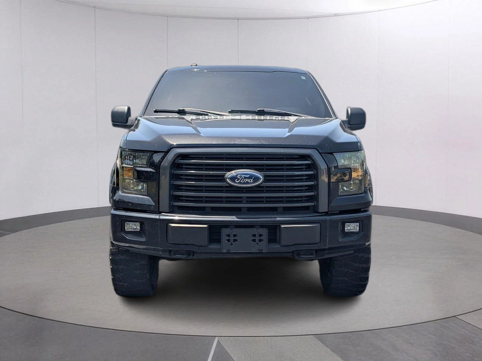 Used 2016 Shadow Black Ford XLT image 9