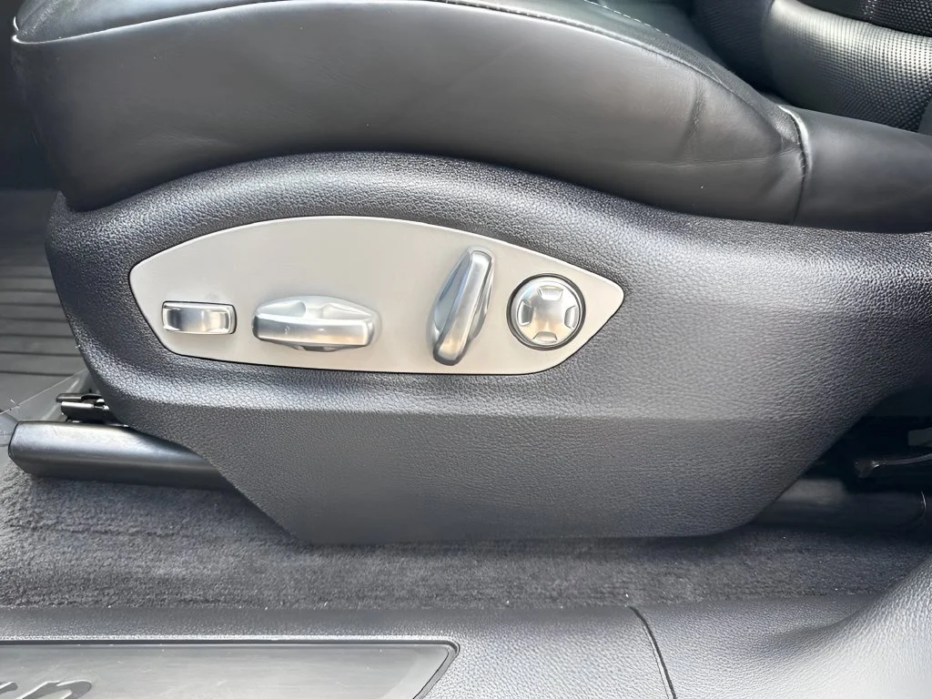 Used 2023  Porsche  image 42
