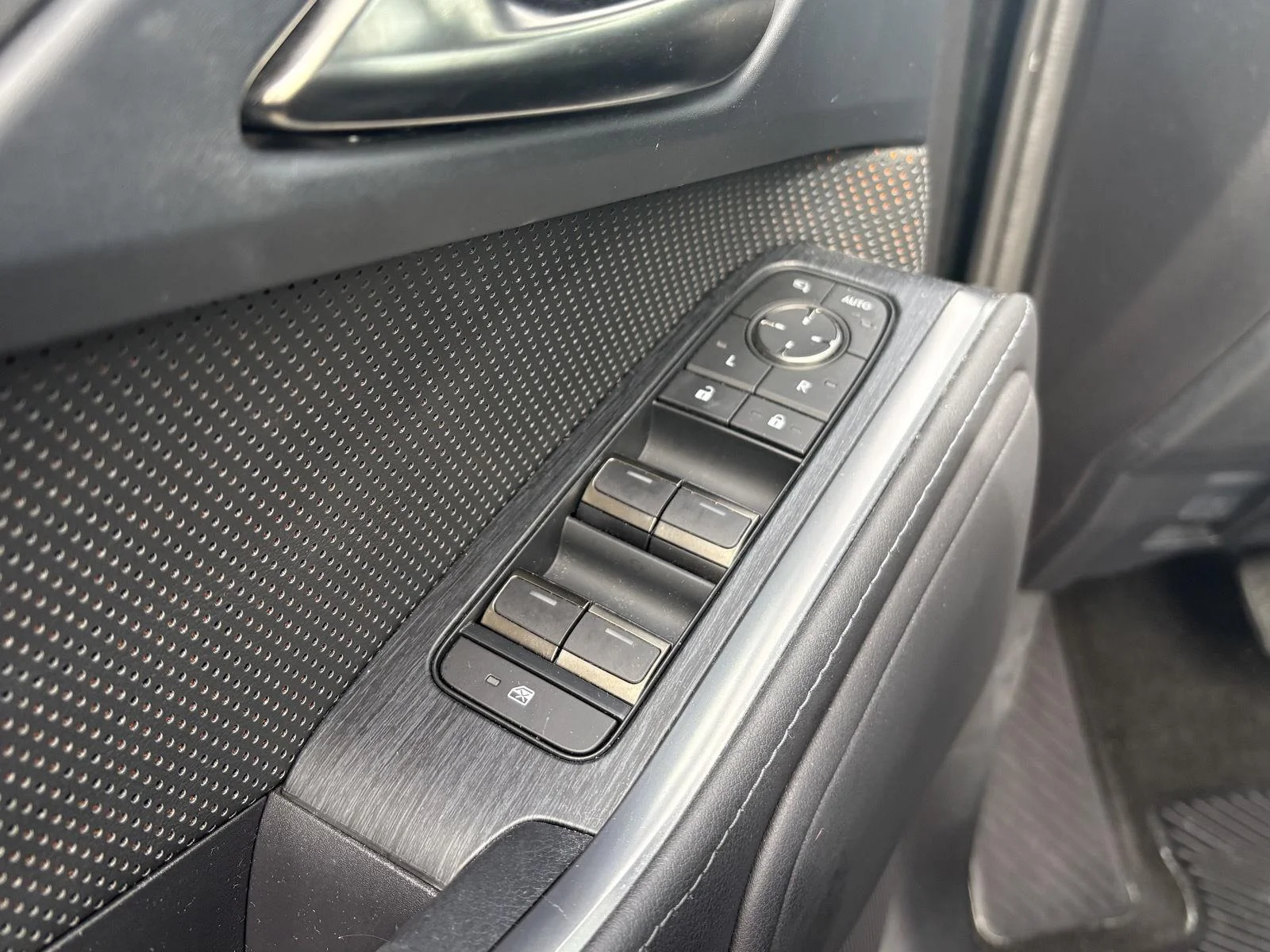 Used 2024 Caviar Lexus Premium+ image 8