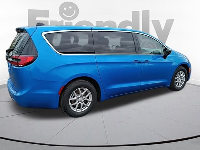 New 2026 Hydro Blue Pearl-Coat Exterior Paint Chrysler Select image 6