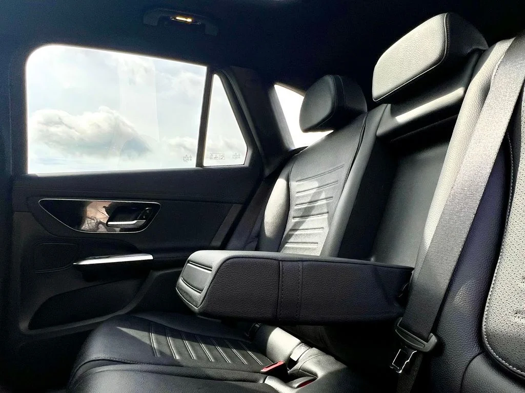Certified Used 2024  Mercedes-Benz GLC 300 image 14
