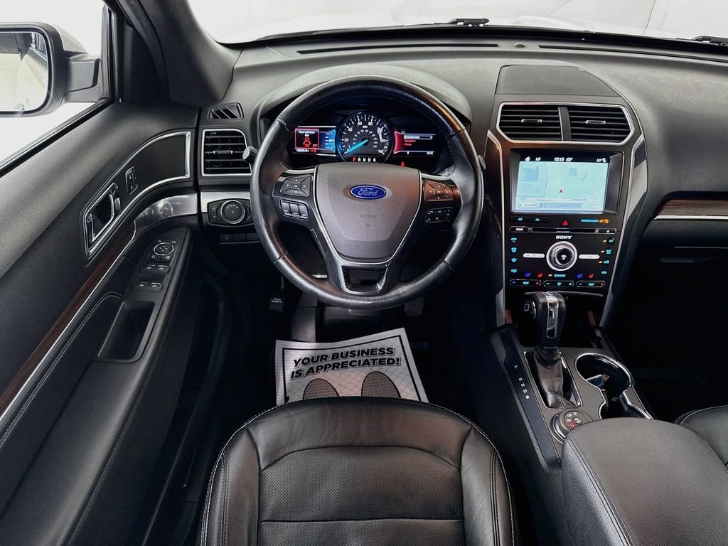 Used 2018 White Platinum Metallic Tri-Coat Ford Limited image 3