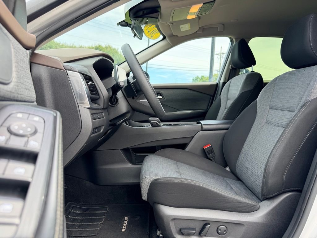 Used 2023 Silver Nissan SV image 23