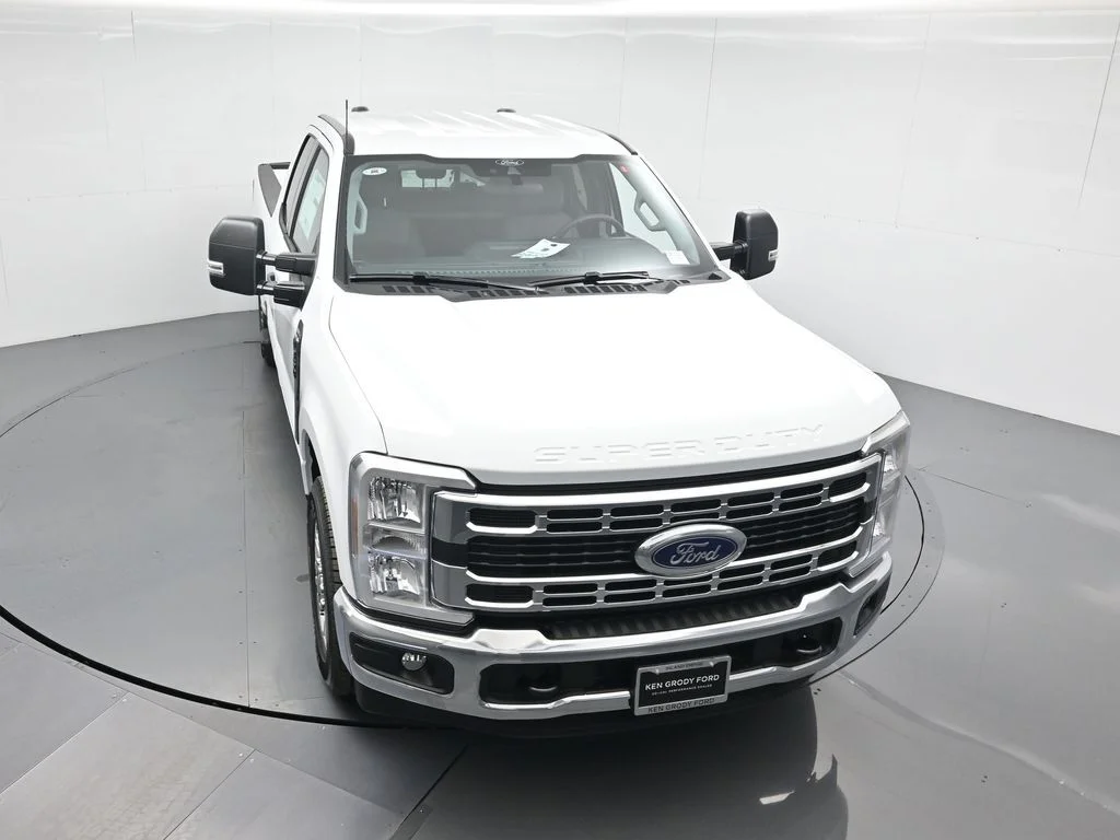 New 2026 Oxford White Ford XLT image 34