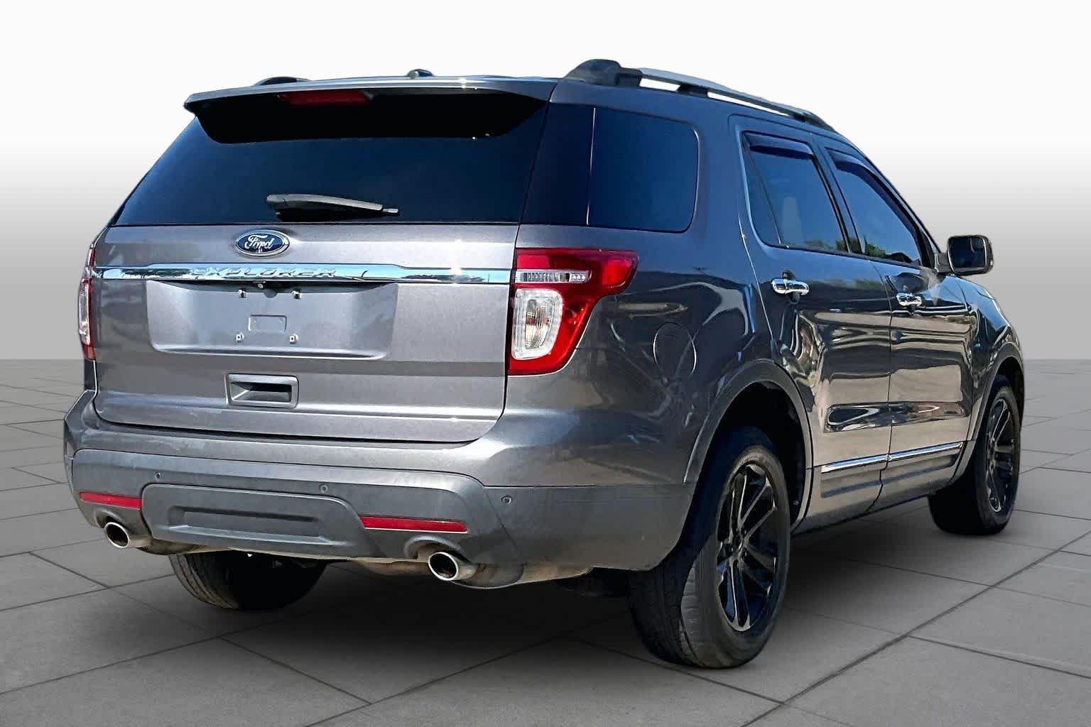 Used 2014 Sterling Gray Metallic Ford XLT image 12