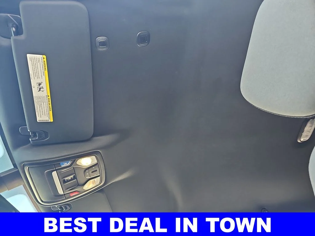 Used 2023 White Ram Big Horn/Lone Star image 29