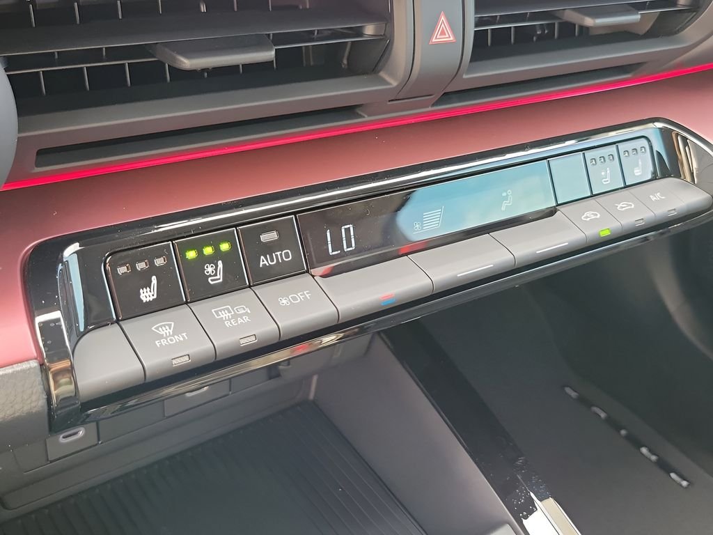 2026 Toyota Prius Plug-in Hybrid XSE Premium - Photo 19