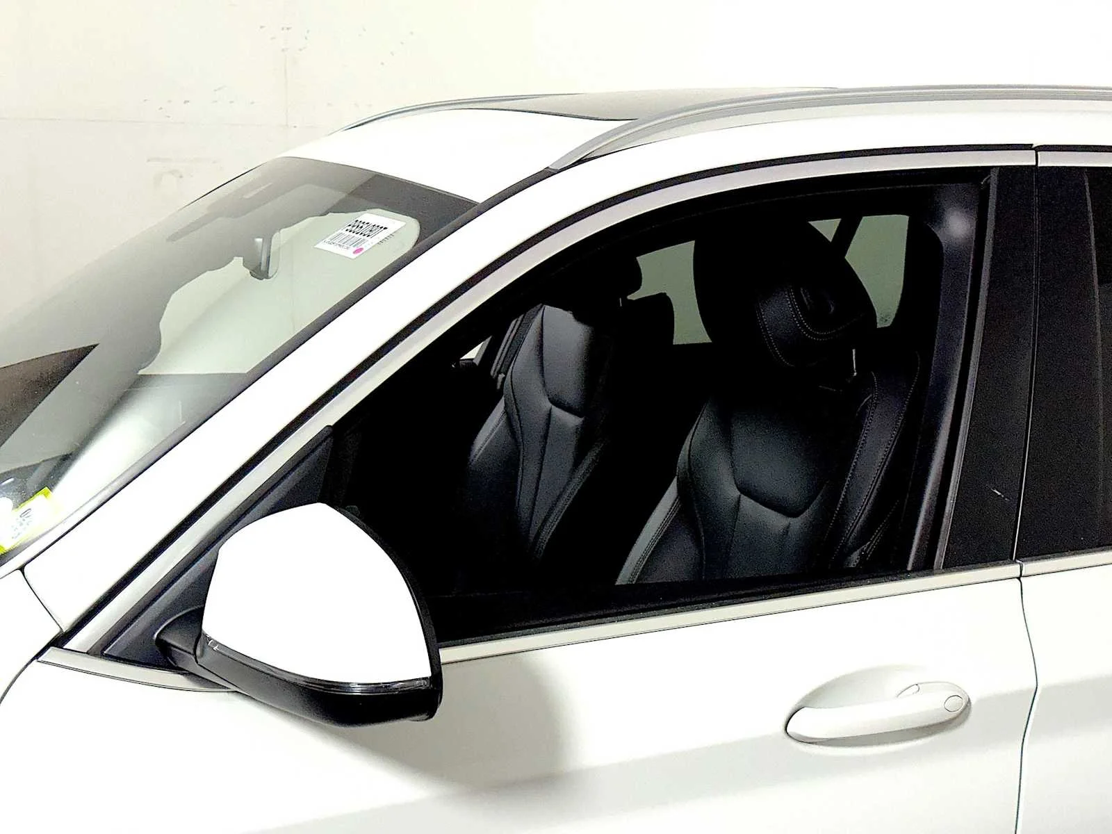 Used 2023 Alpine White BMW xDrive30i image 29