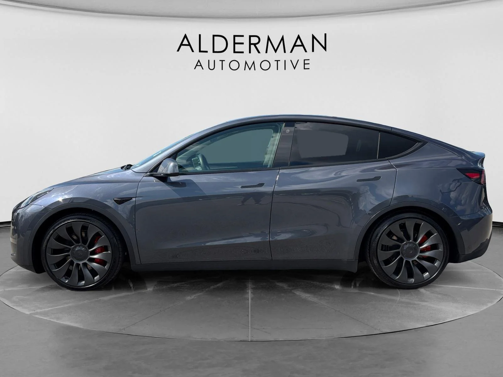 Used 2023  Tesla Performance image 2