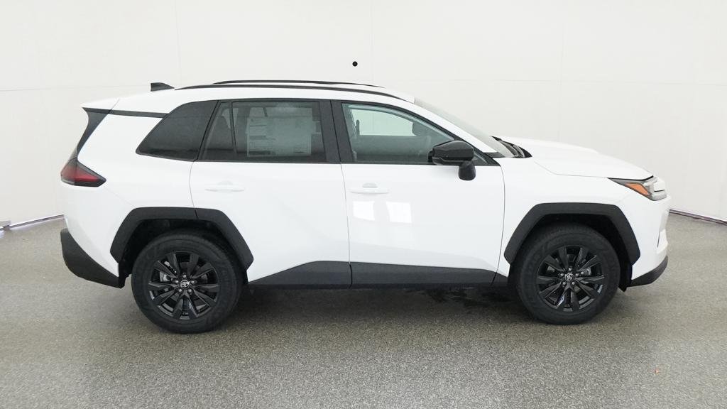 New 2026 Ice Cap Toyota XLE Premium image 4