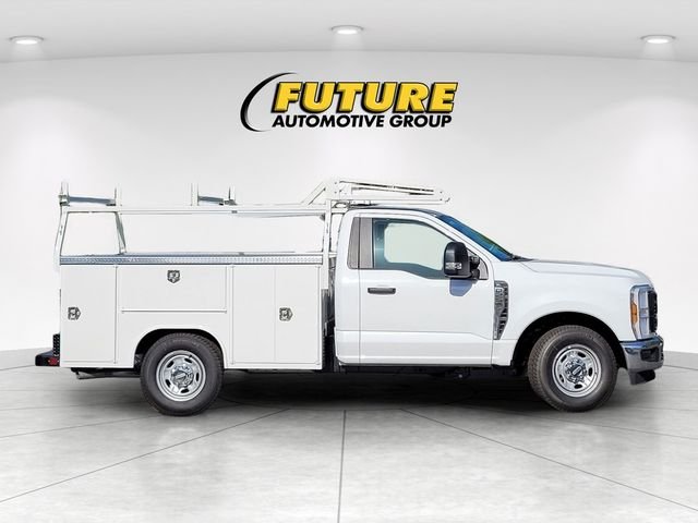 New 2026 Oxford White Ford F-250® XL image 33