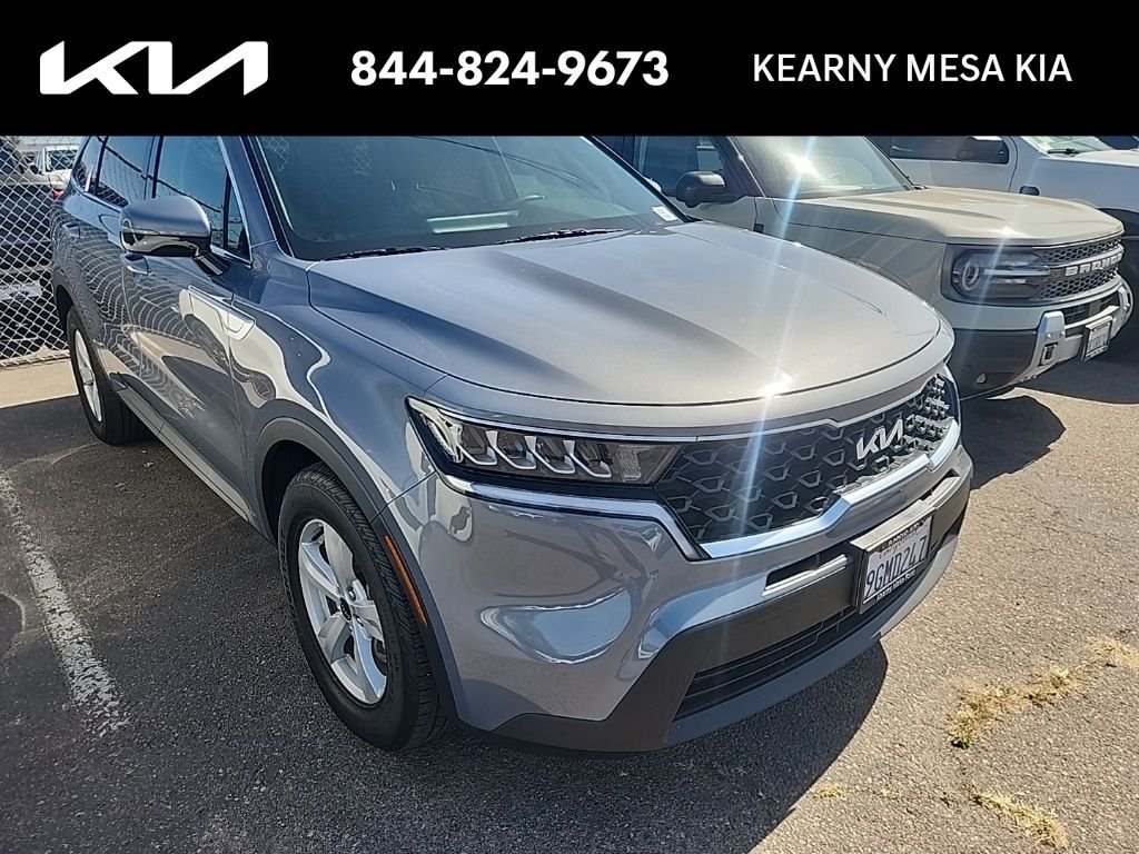 2023 Kia Sorento LX AT's photo
