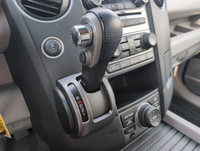 Used 2012 Crystal Black Pearl Honda Touring image 28