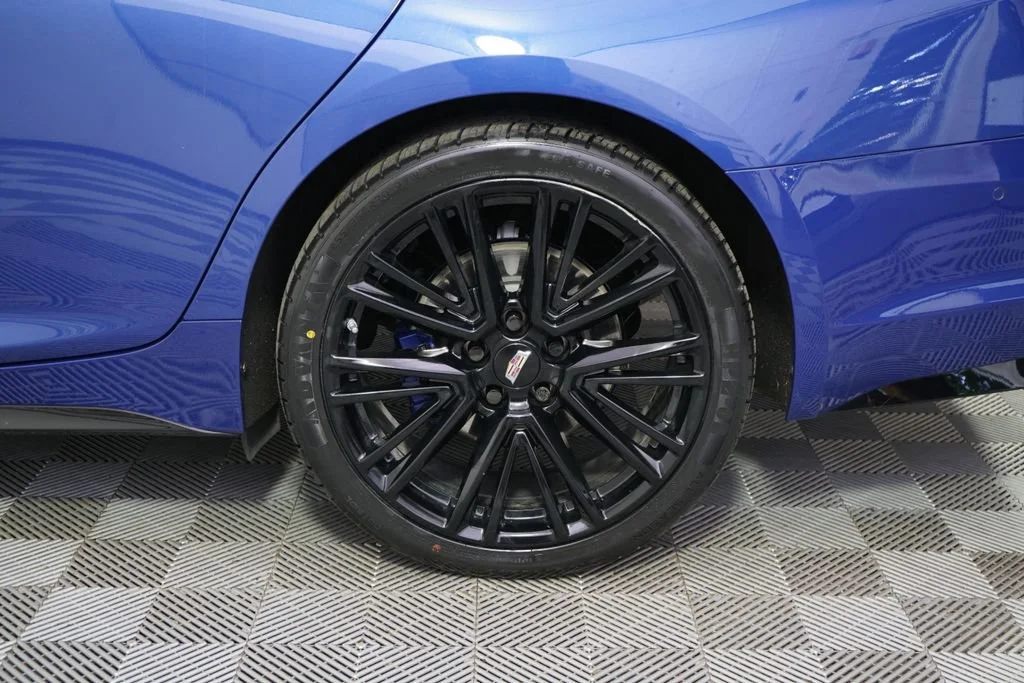 Used 2021 WAVE METALLIC Cadillac V-Series image 20
