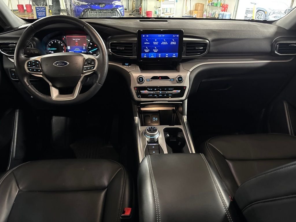 Used 2023 Gray Ford XLT image 10