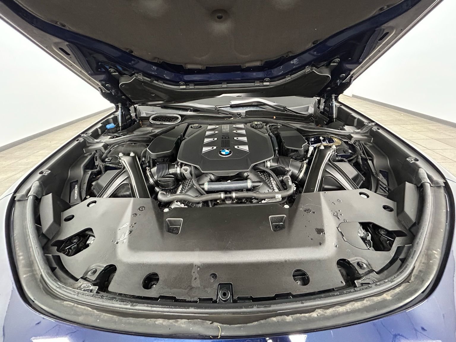Used 2023 Tanzanite Blue II Metallic BMW 760i xDrive image 42