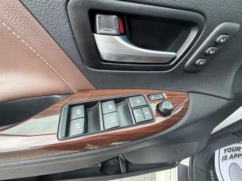 Used 2019 White Toyota Limited Premium image 17