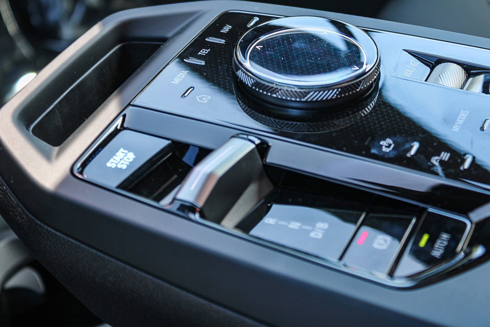 2026 BMW iX 60 - Photo 19