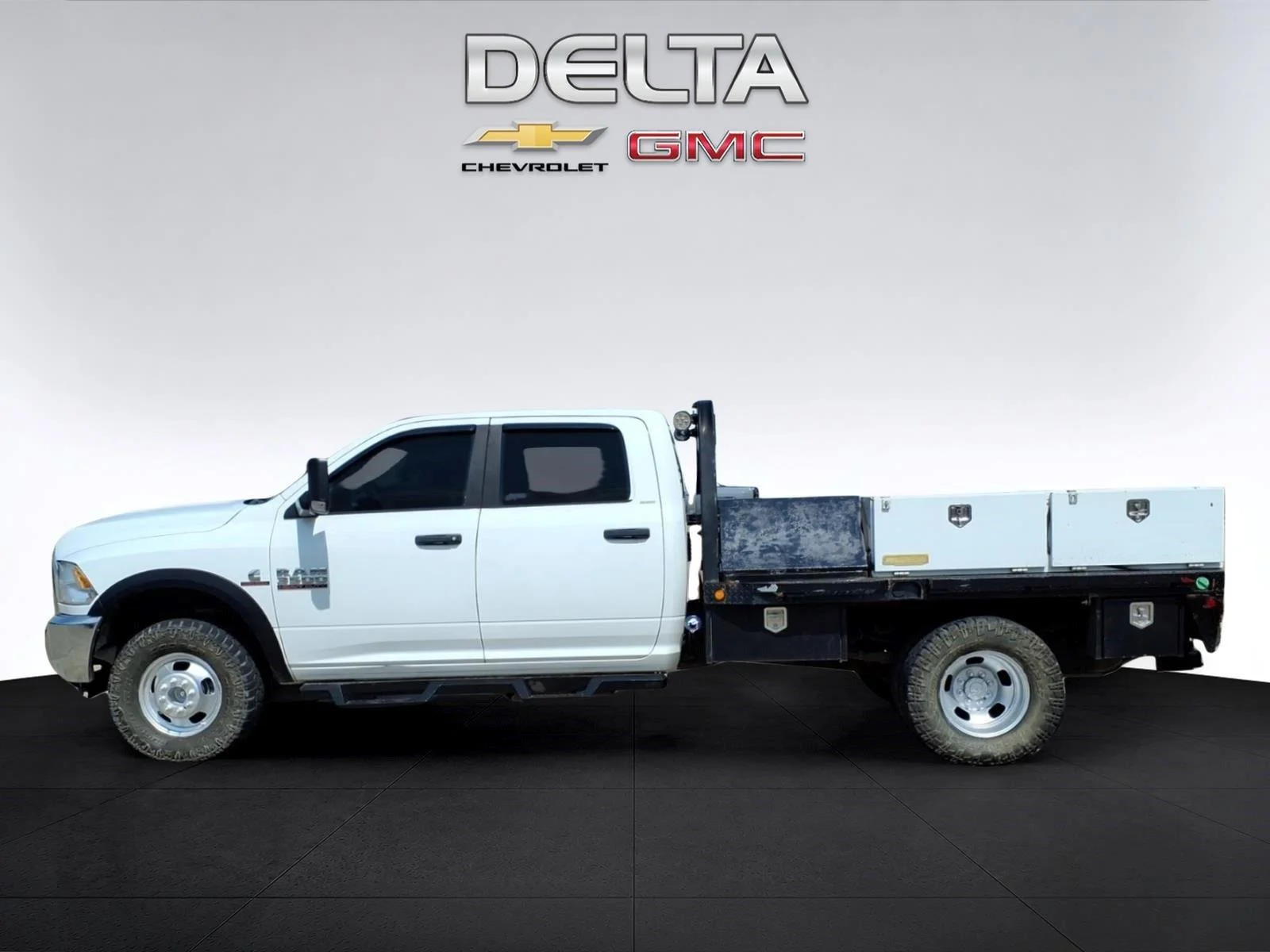 Used 2016 Bright White Clearcoat Ram SLT image 2