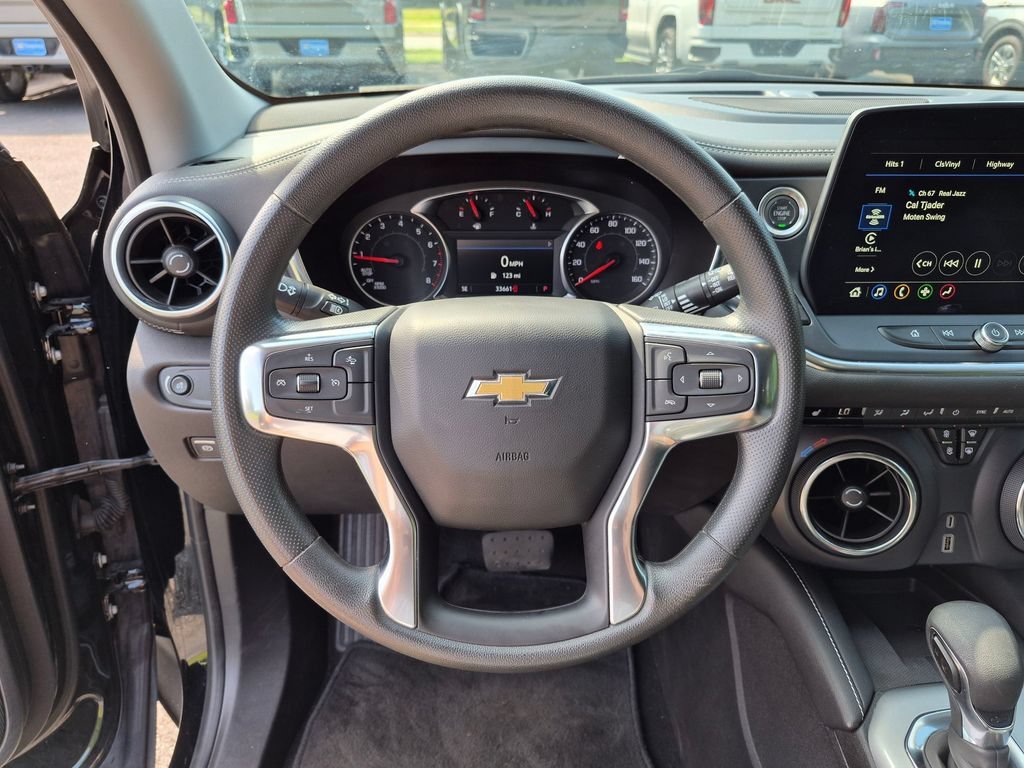 Used 2025 Black Chevrolet 2LT image 15