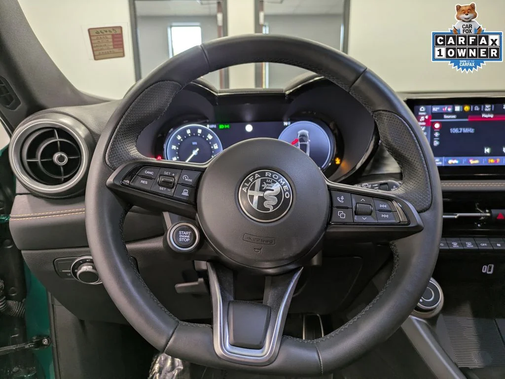 Used 2025  Alfa Romeo  image 20
