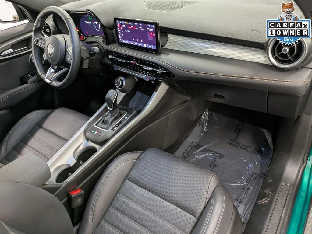 Used 2025  Alfa Romeo  image 30