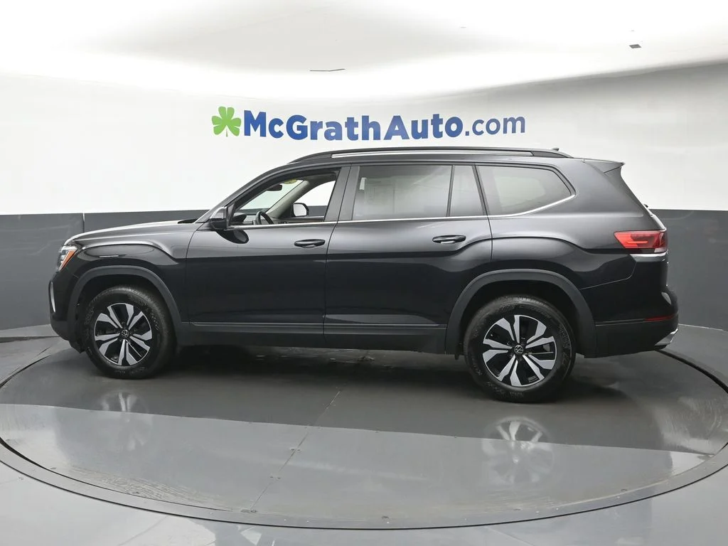 Used 2025 Black Volkswagen 2.0T SE image 23